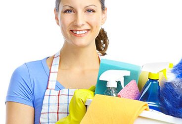 Novità per badanti, colf, baby-sitter e famiglie che assumono con rinnovo del nuovo contratto domestico 2022